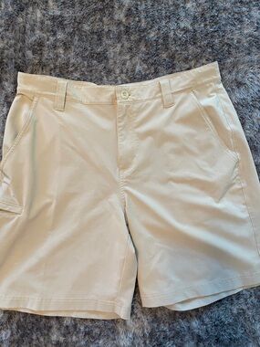 Columbia Men's Khaki Flat-Front Performance Shorts